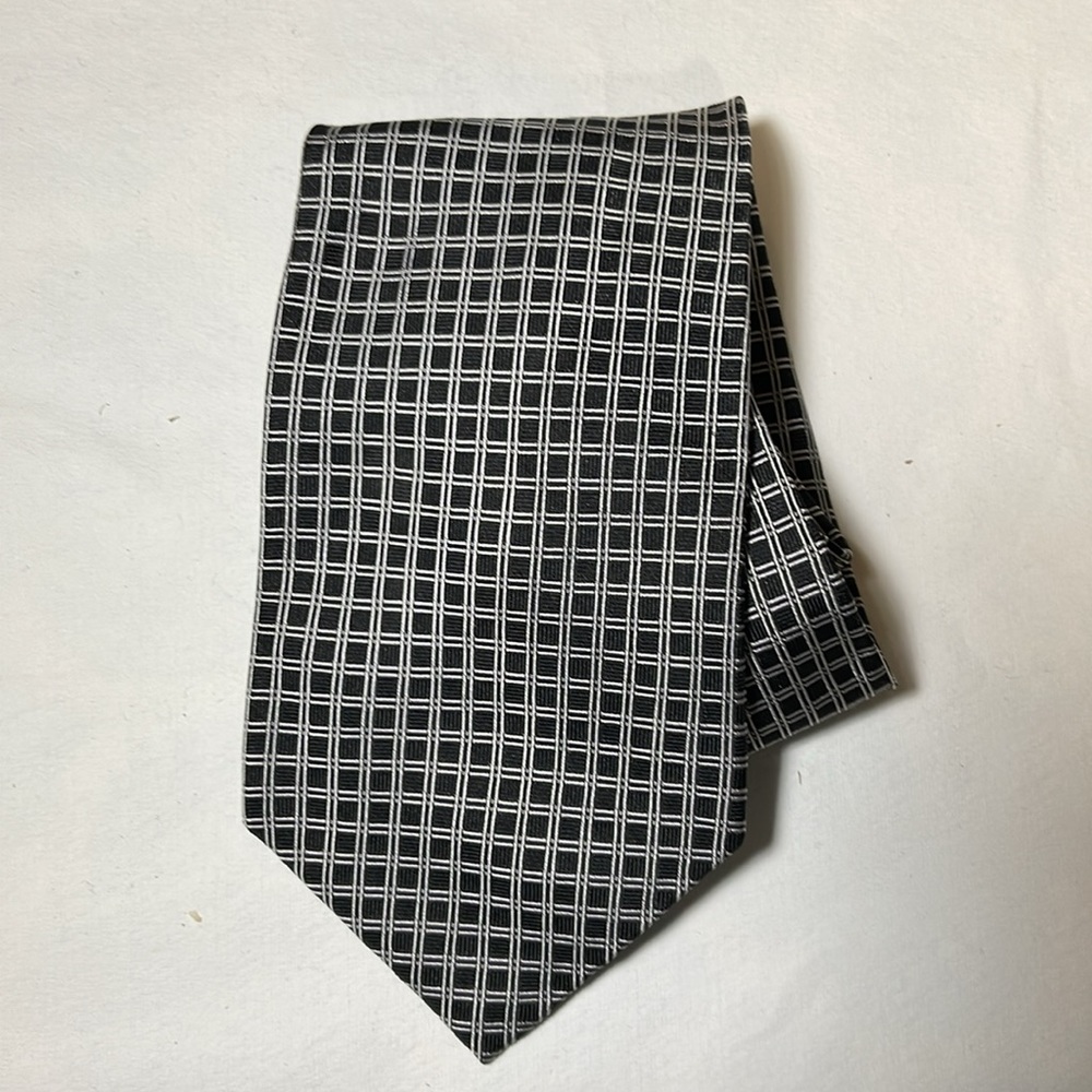 Lauren Ralph Lauren men’s dress tie 100% Silk Black & White